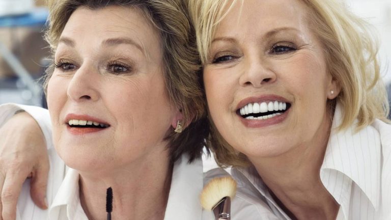 10 Makeup Tips for the Older Women 10 Makeup Tips for the Older Women